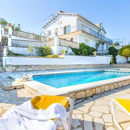 House - 3 Bedrooms With Pool And Sea Views Young People Group Not Allowed - 8977 Chalé *